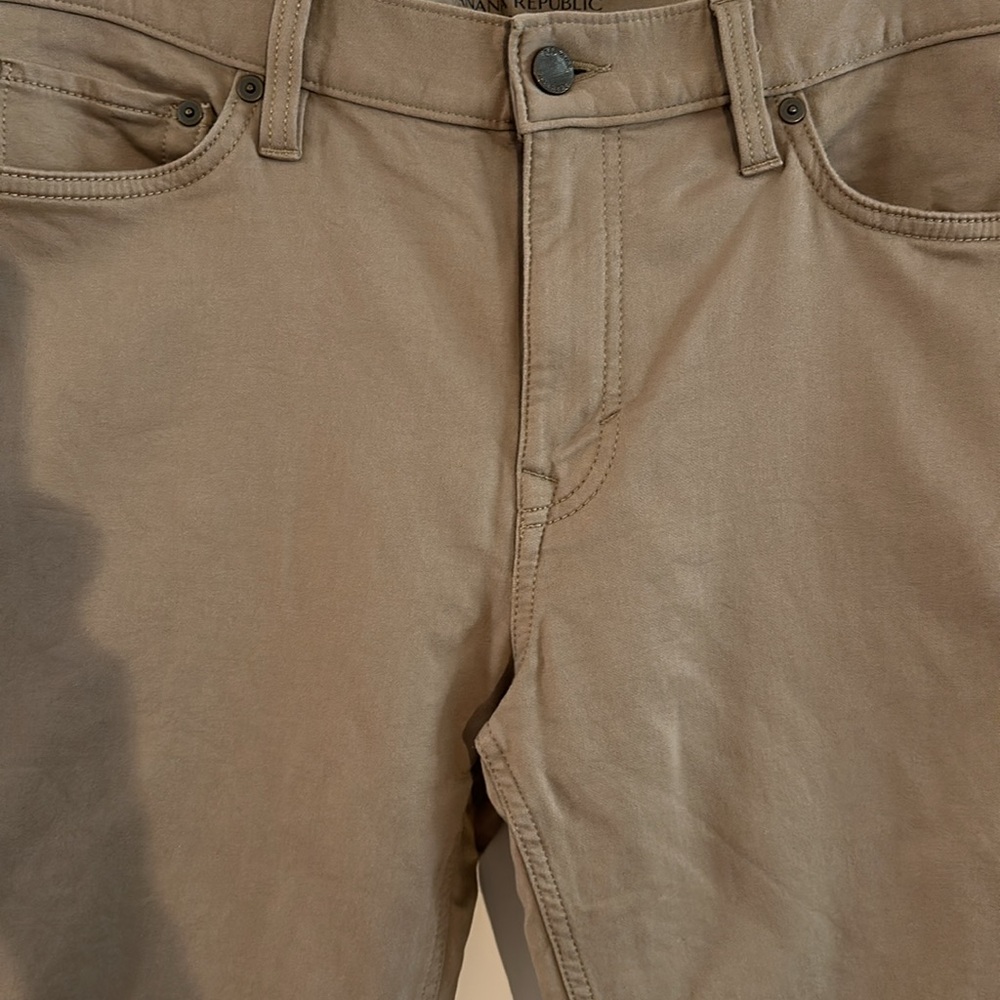 Banana Republic Slim Fit Khaki Traveler Pants - Picture 2 of 5